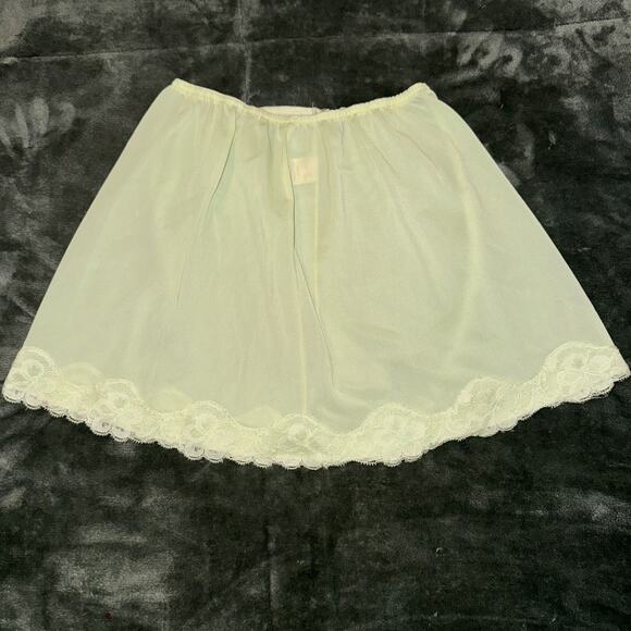 VTG Deena Intimates Half Slip Womens Medium Green Lace Trim Petticoat Underskirt - Picture 1 of 5